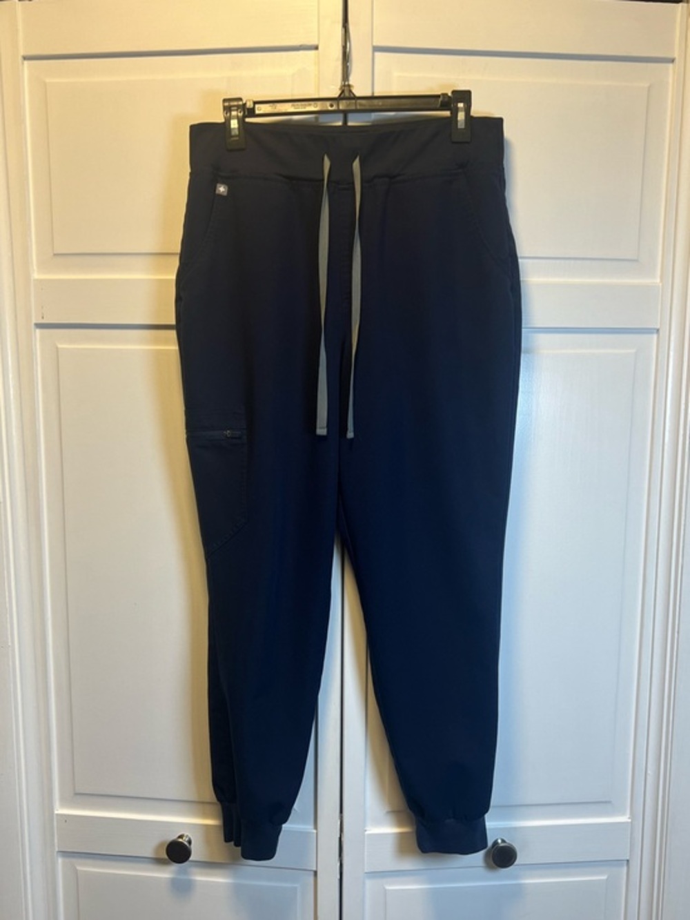 Figs Women’s Zamora Jogger Scrub Pants Size Large Petite Color Blue